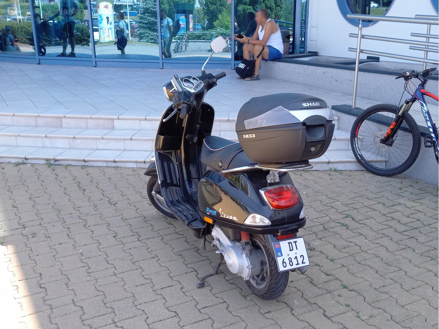 DT 6812, Vespa LX 