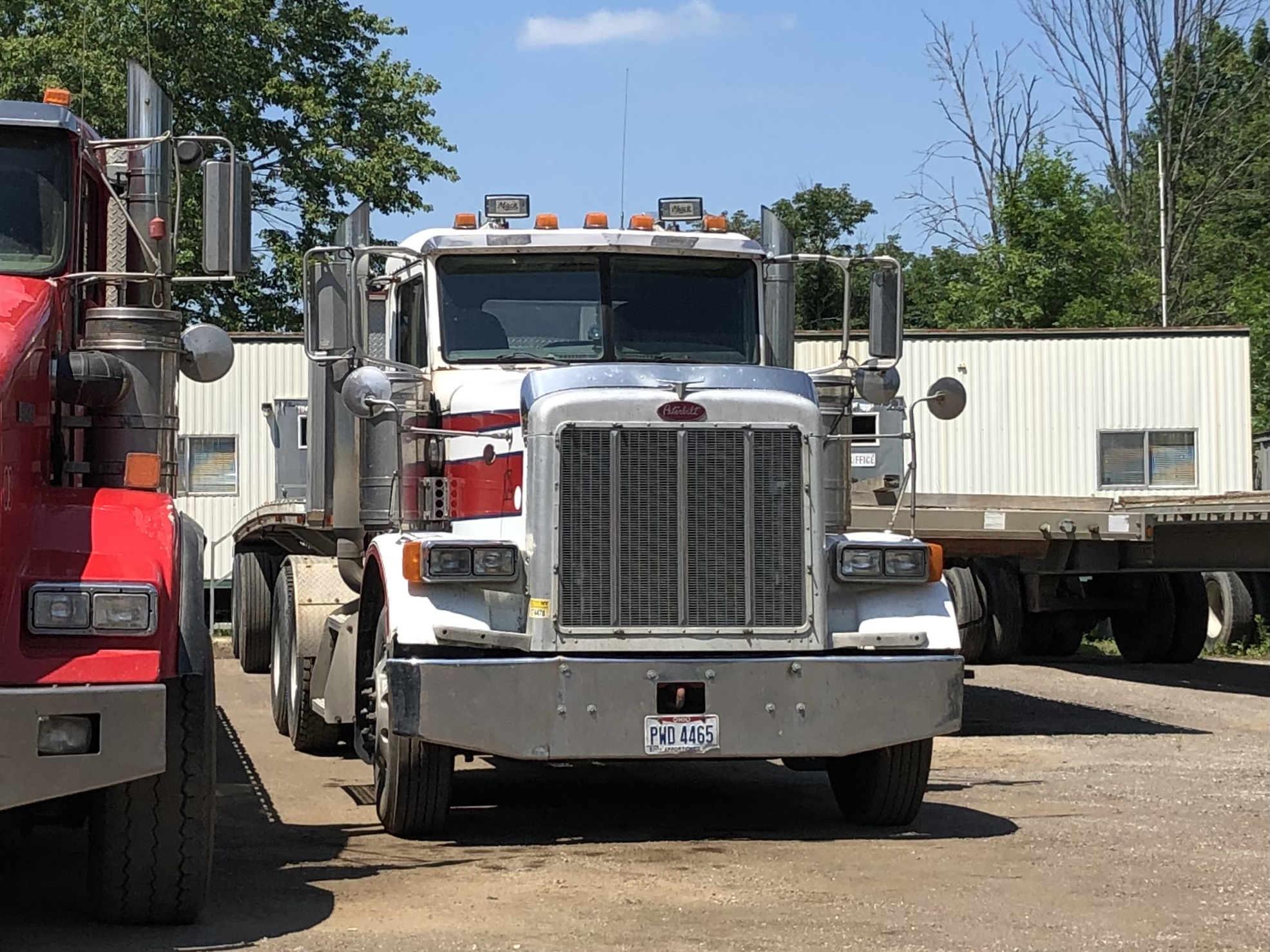 PWD 4465, Peterbilt 378 