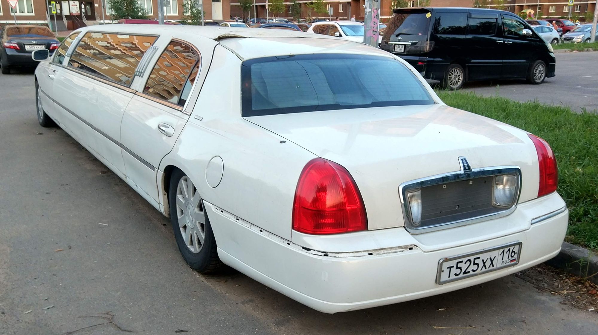 т 525 хх 116, Lincoln Town Car 3rd gen (FN145), facelift, 2003–2011