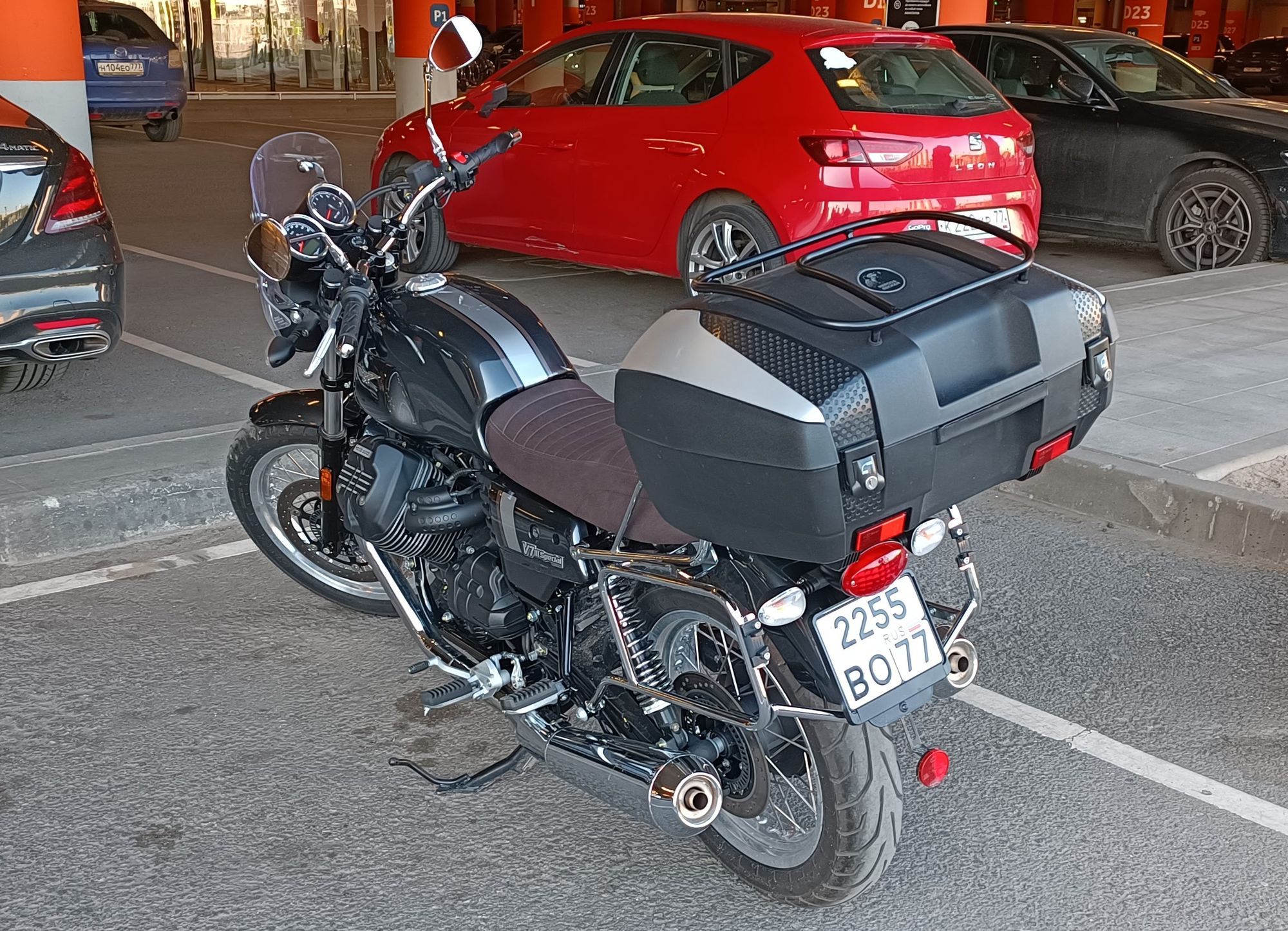 2255 во 77, Moto Guzzi V7 