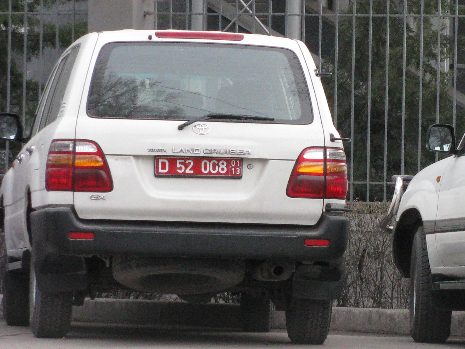 D 52 008, Toyota Land Cruiser 100 (J100), 1998–2007