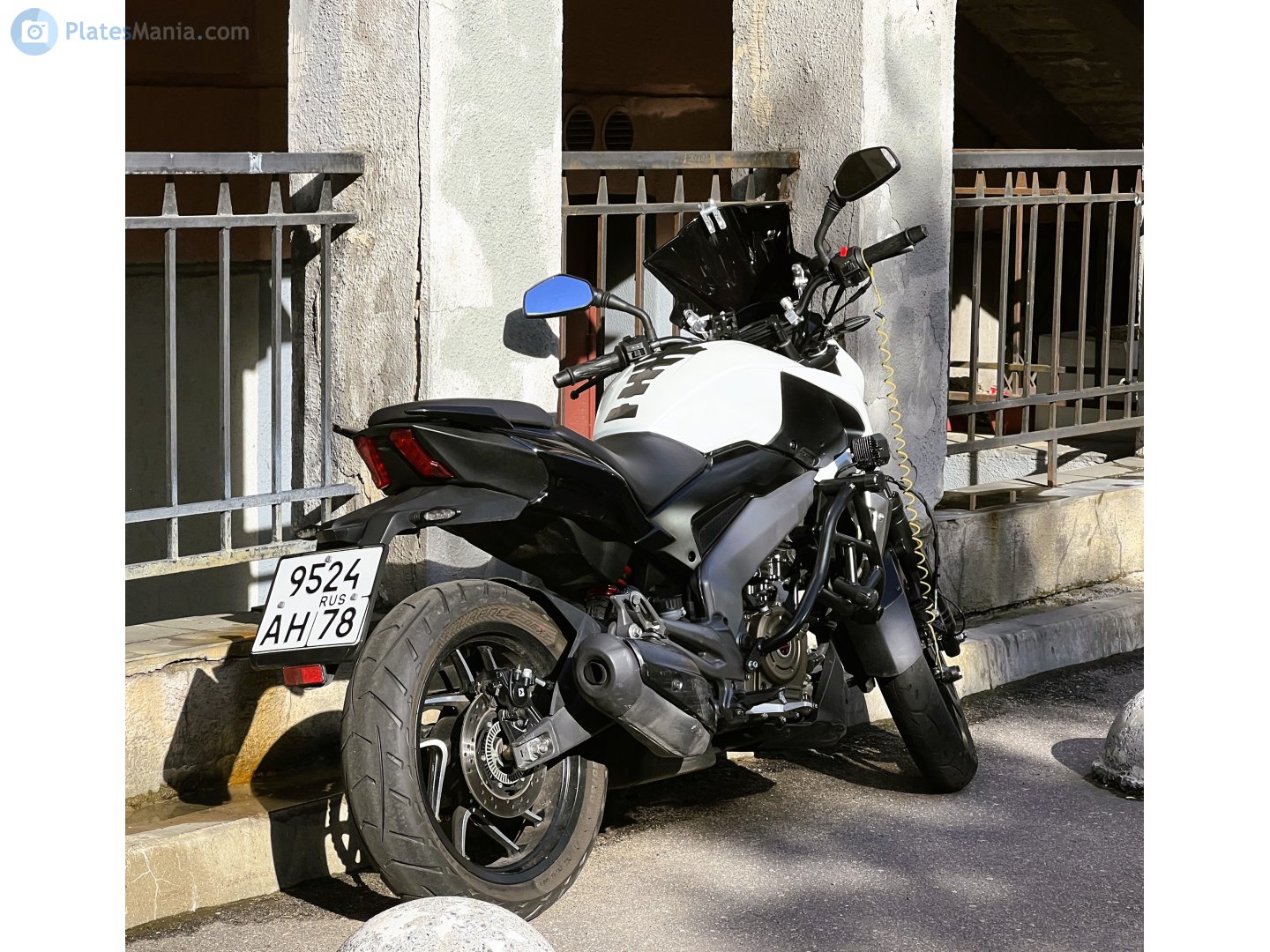 9524 ан 78, Bajaj Bruzer / Dominar 