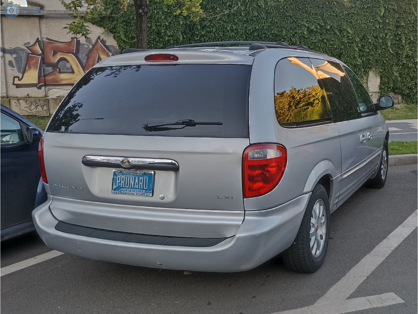 PRUNARU, Chrysler Town&Country 4th gen Minivan (RS), 2000–2007