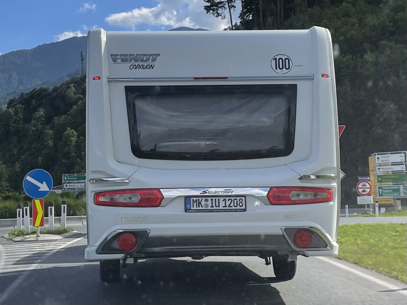 MK IU 1208, Fendt-Caravan Bianco 