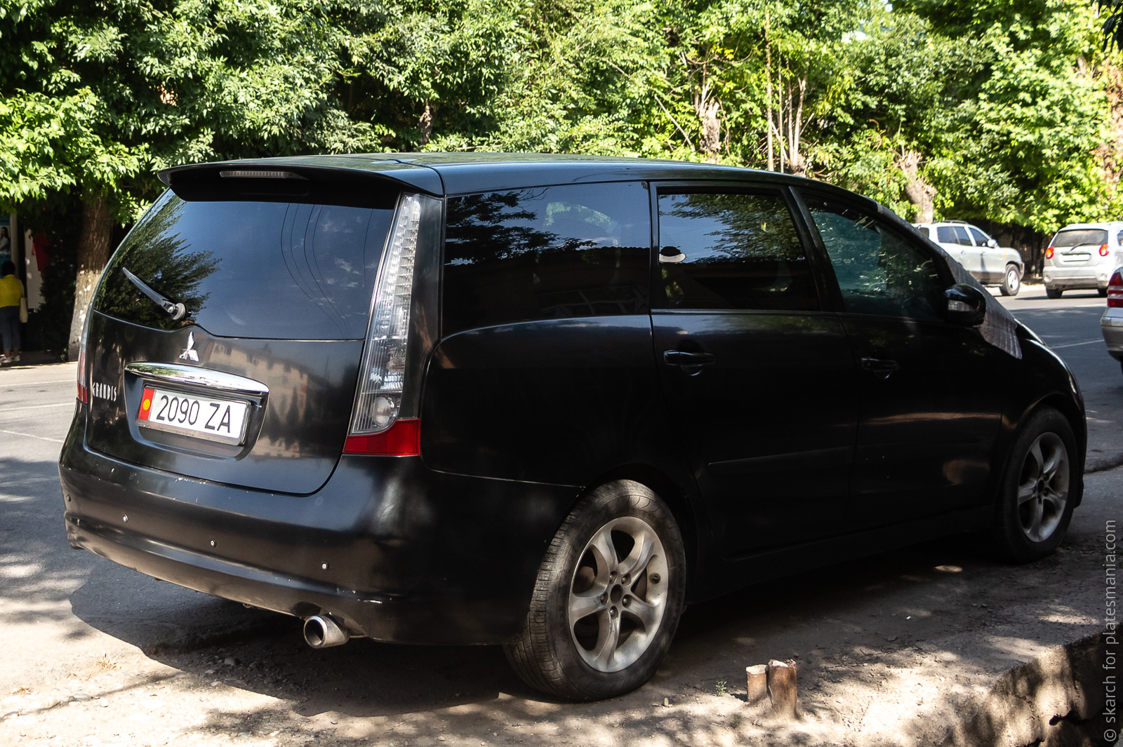 2090 ZA, Mitsubishi Grandis 1st gen (NA/BA), 2003–2011