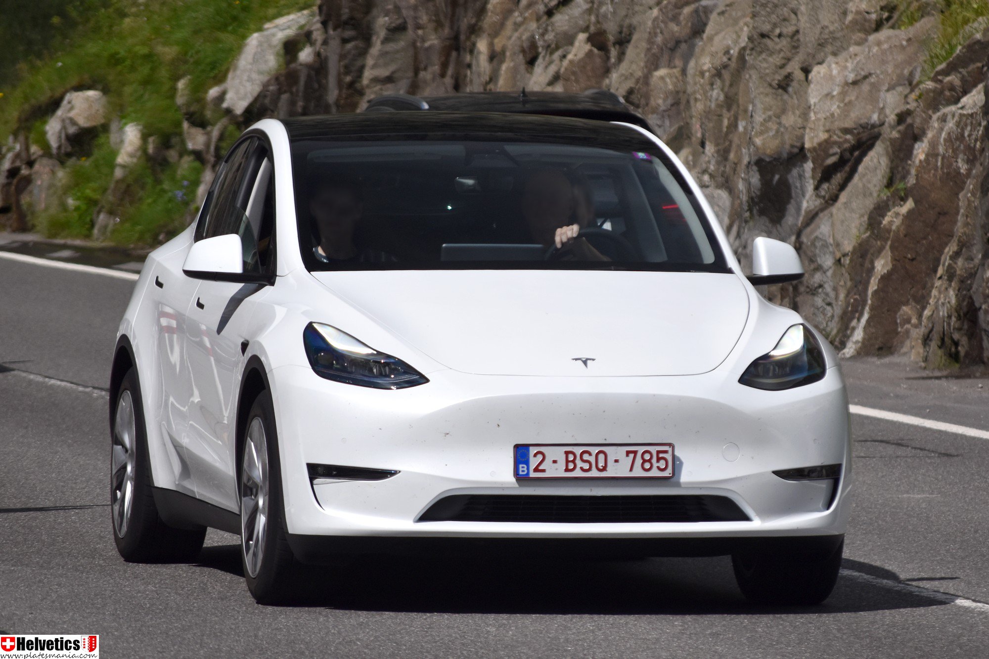 2-BSQ-785, Tesla Model Y 1st gen (5YJY), 2020–2025