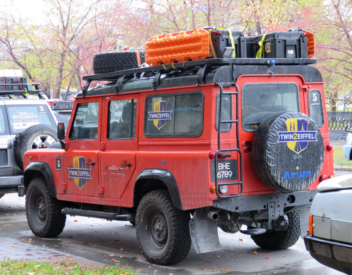 BHE 6789, Land Rover Defender 1st gen 110