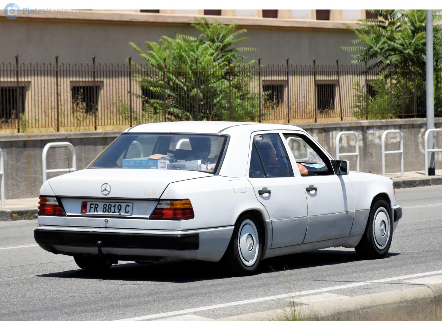 FR 8819 C, Mercedes-Benz E-Klasse 1st gen Sedan (W124), 1984­–1995