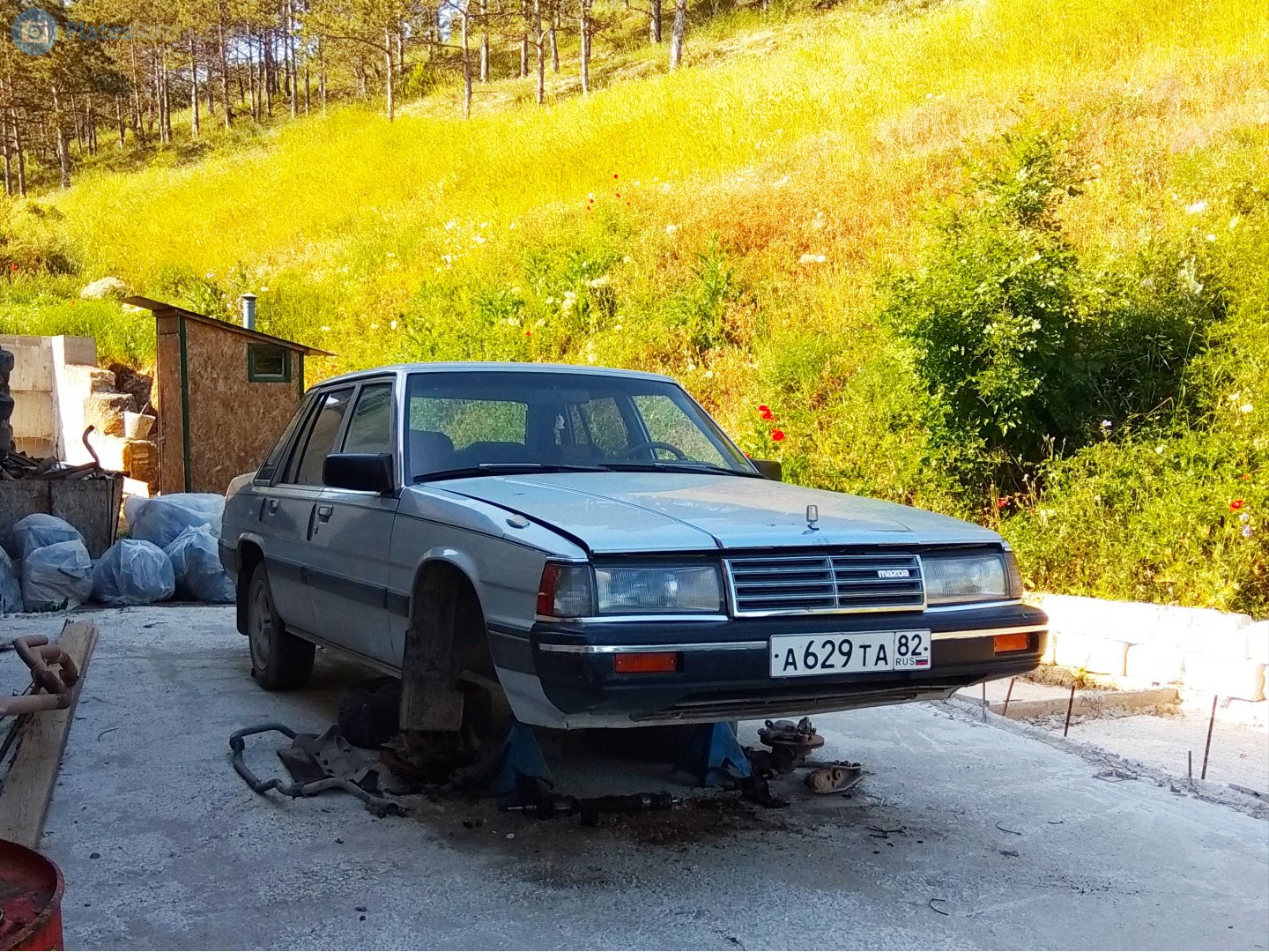 а 629 та 82, Mazda Luce 4th gen Sedan (HB), 1981–1986