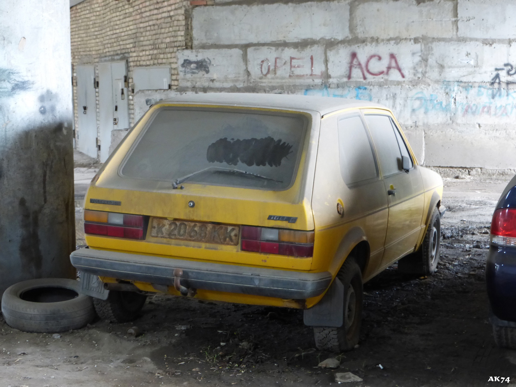 к 2068 КК, Volkswagen Golf 1st gen 3-door Hatch (17), 1974–1984