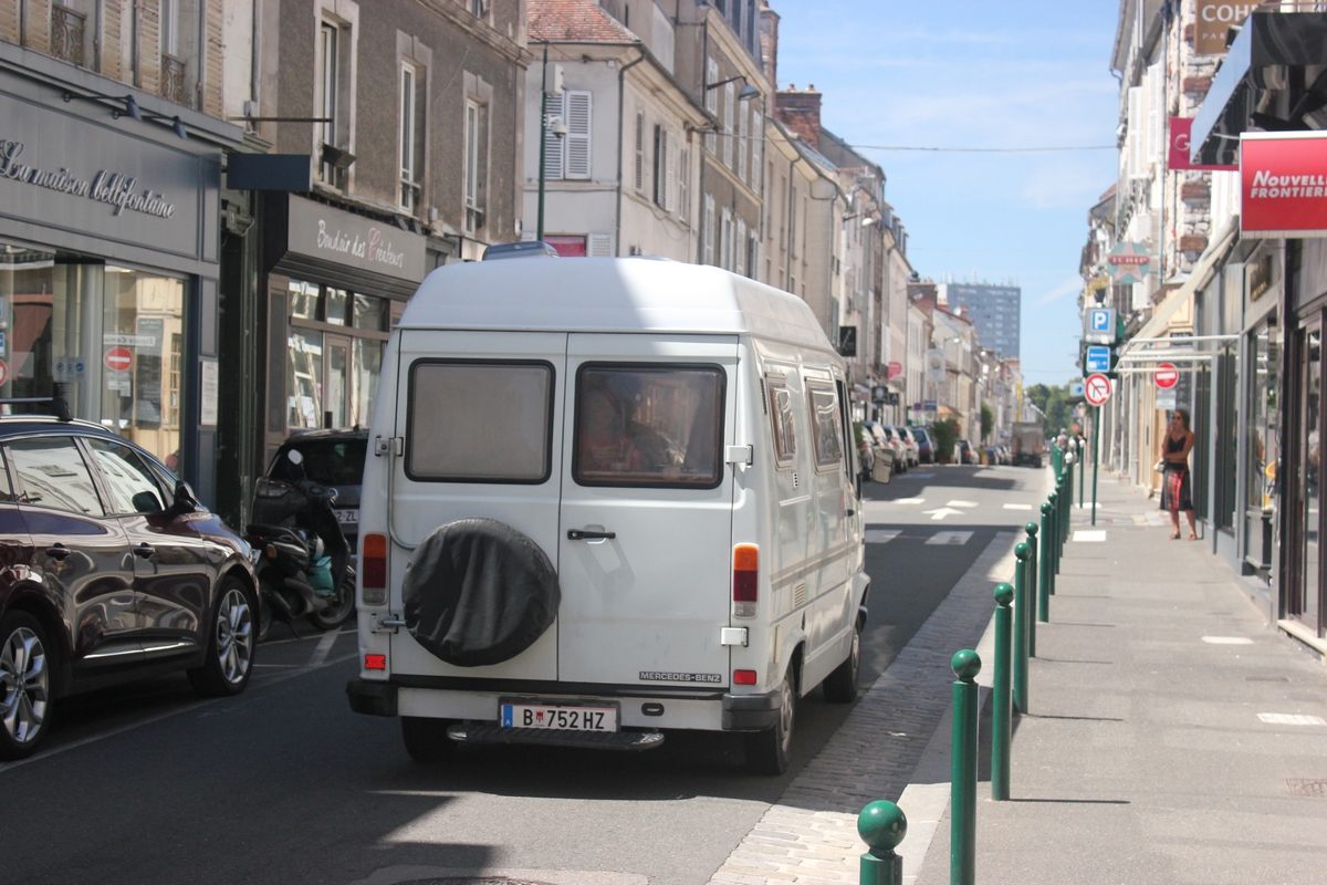 B 752 HZ, Mercedes-Benz T1 1st gen (601/602/611), 1976–1996