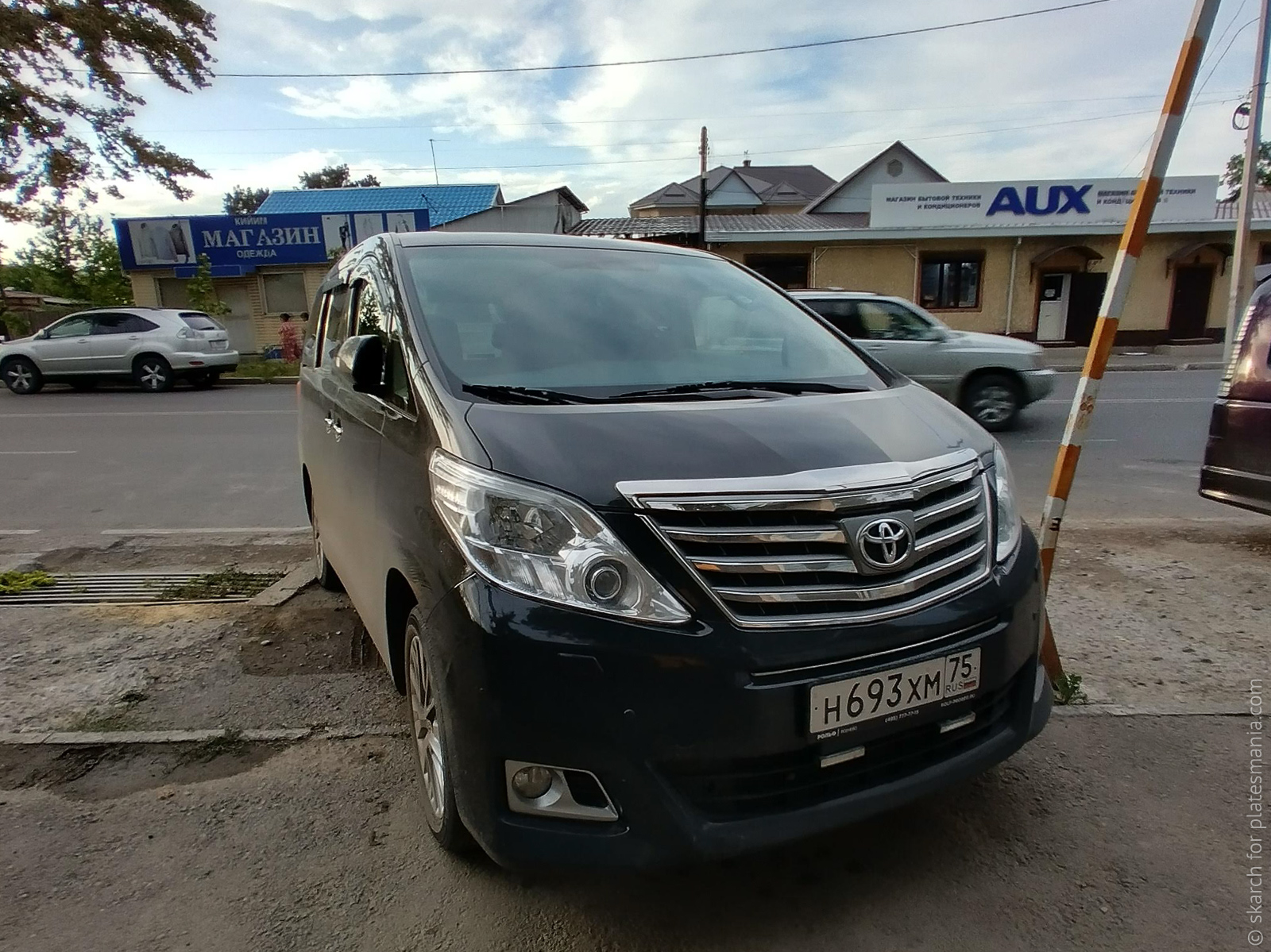 н 693 хм 75, Toyota Alphard 2nd gen (AH20), 2008–2015