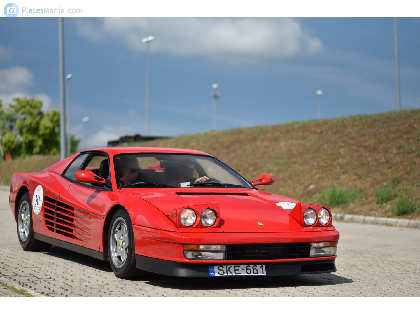 SKE-661, Ferrari Testarossa 1st gen (F110), 1984–1991