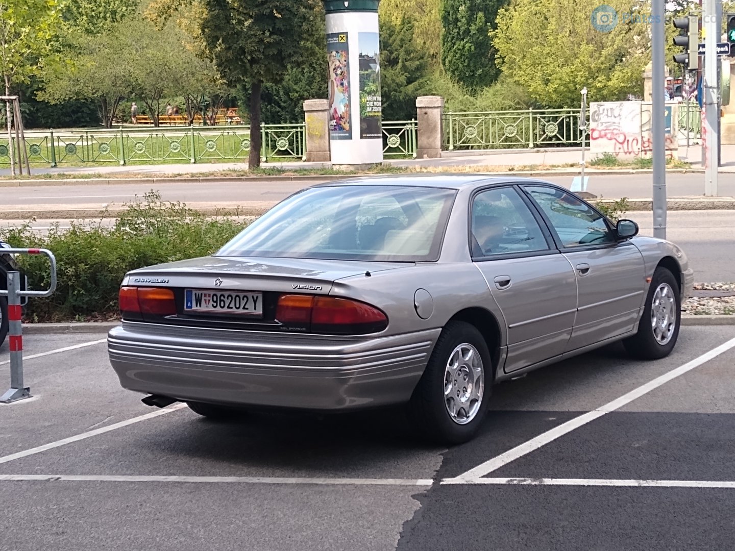 W 96202 Y, Chrysler Vision 1st gen (LH; EU-market), 1992–1997