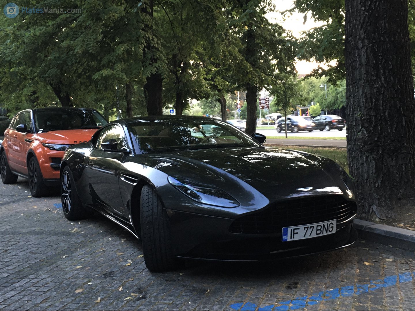 IF 77 BNG, Aston Martin DB11 Coupé (AM5), 2016–2023