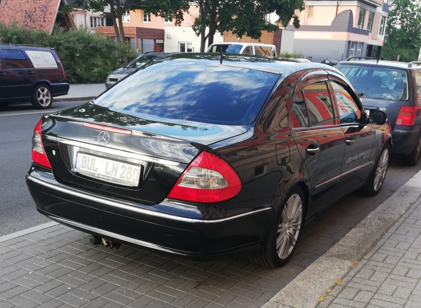 BUL LN 280, Mercedes-Benz E-Klasse 3rd gen Sedan (W211), 2002­–2009
