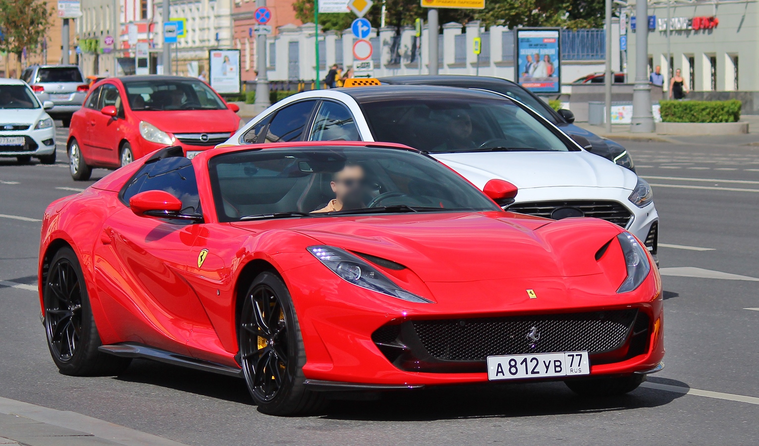 а 812 ув 77, Ferrari 812 1st gen GTS (F152M), 2019–2023