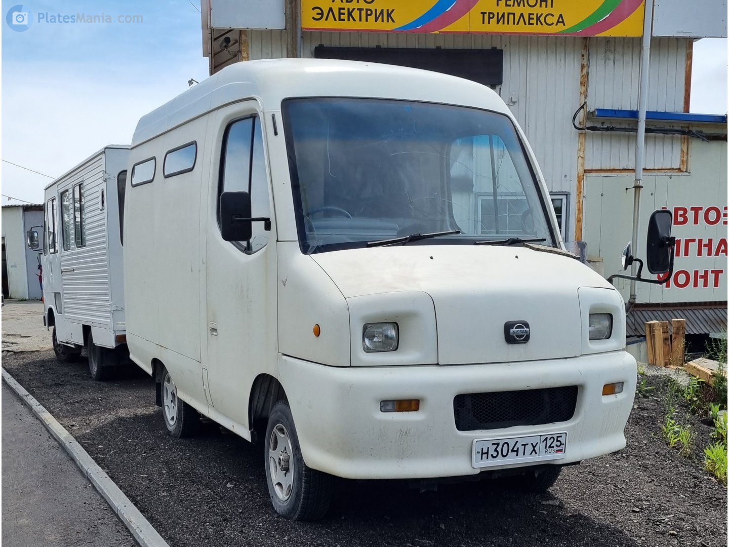 н 304 тх 125, Nissan Atlas 2nd gen Loco Van (F23), 1992–1996