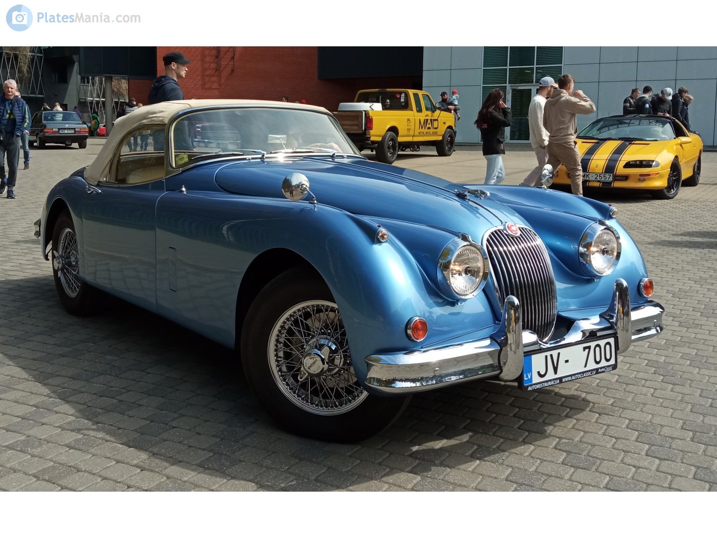 JV-700, Jaguar XK150 
