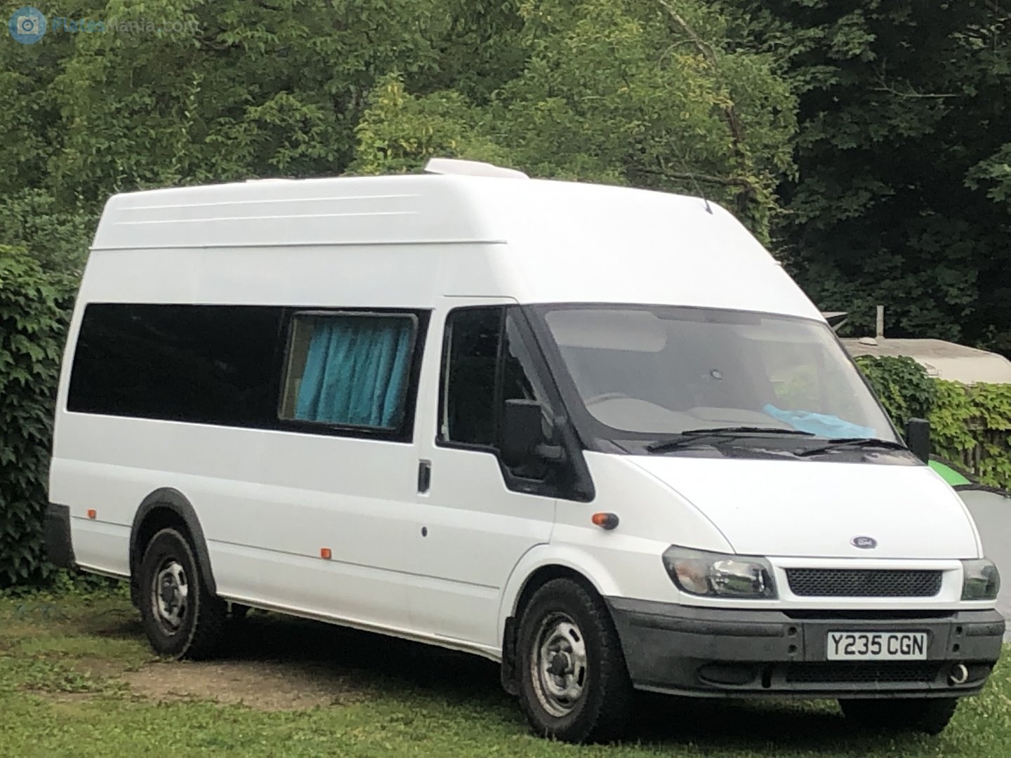 Y235CGN, Ford Transit 3rd gen Van (V184/V185), 2000–2006