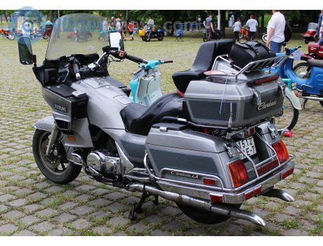 1512 AE-7, Suzuki Cavalcade