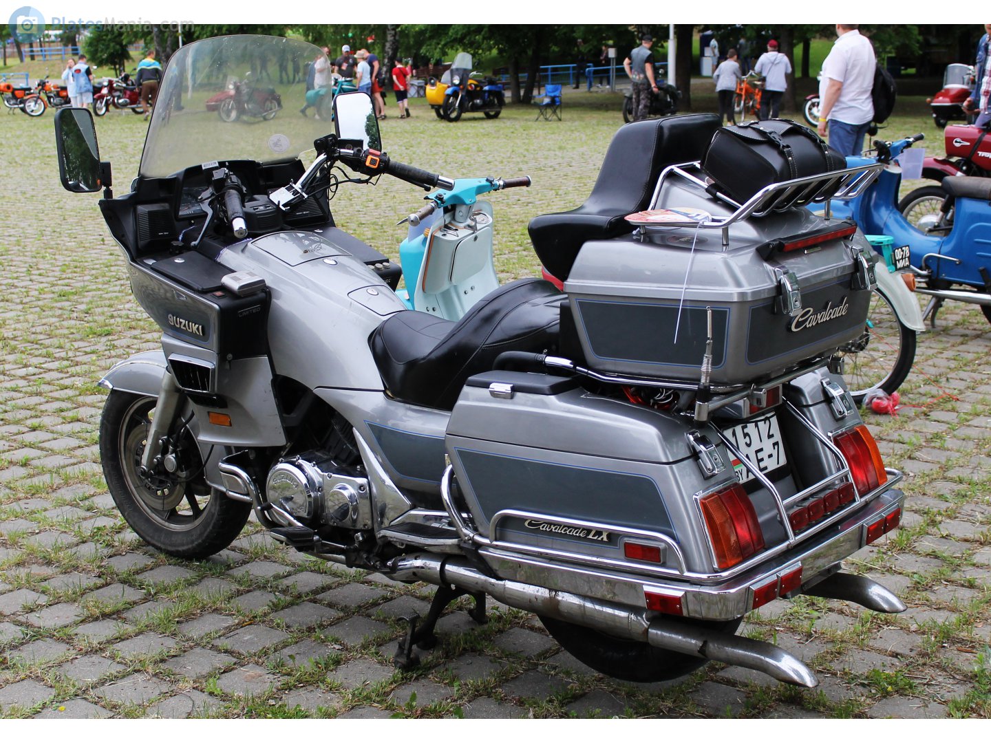 1512 AE-7, Suzuki Cavalcade 