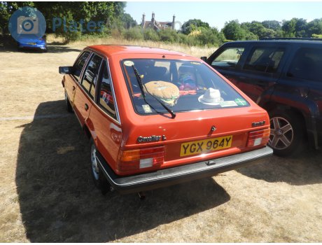 YGX 964Y, Vauxhall Cavalier