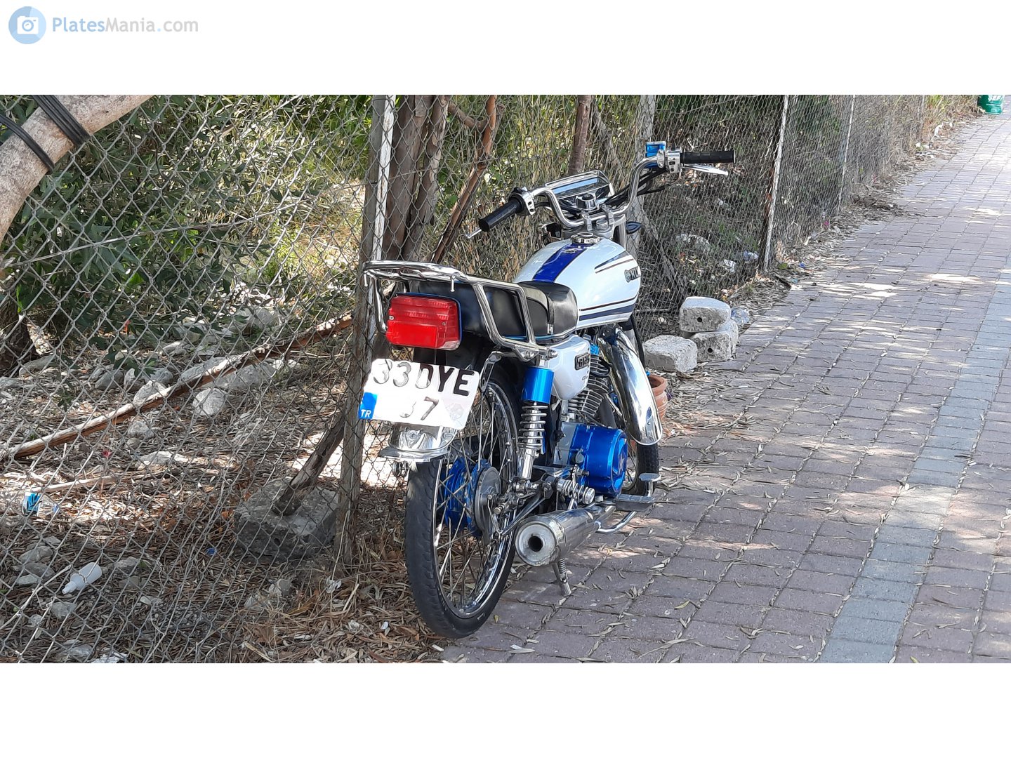 33 DYE 37, Kuba Motor CG / KM 