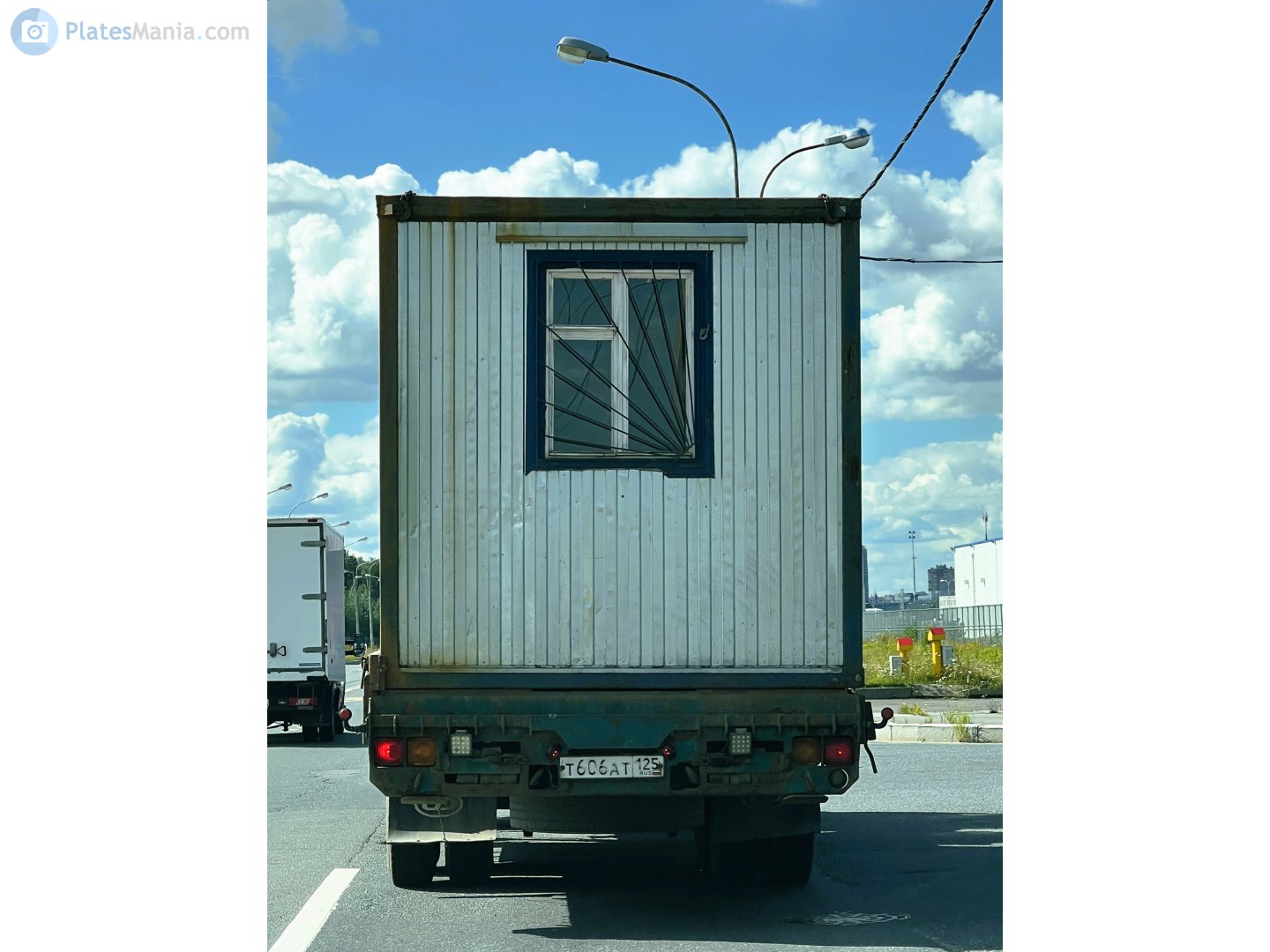 т 606 ат 125, Nissan Diesel UD1400 