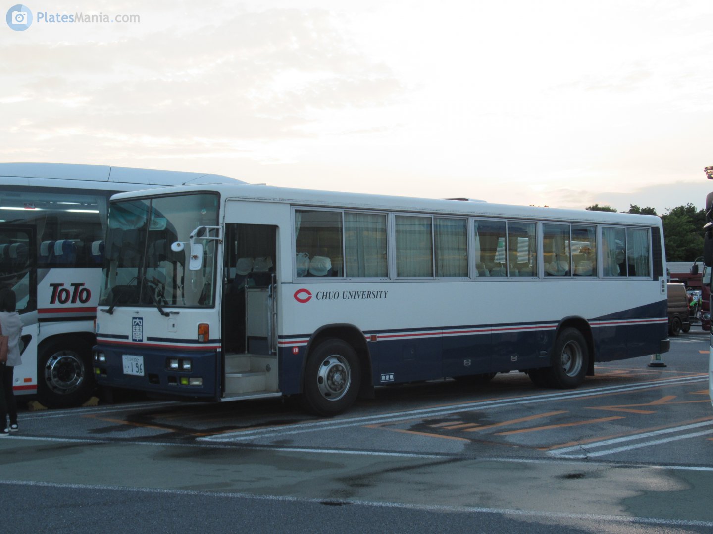 八王子 200 は 196, Nissan Diesel Space Runner RM 