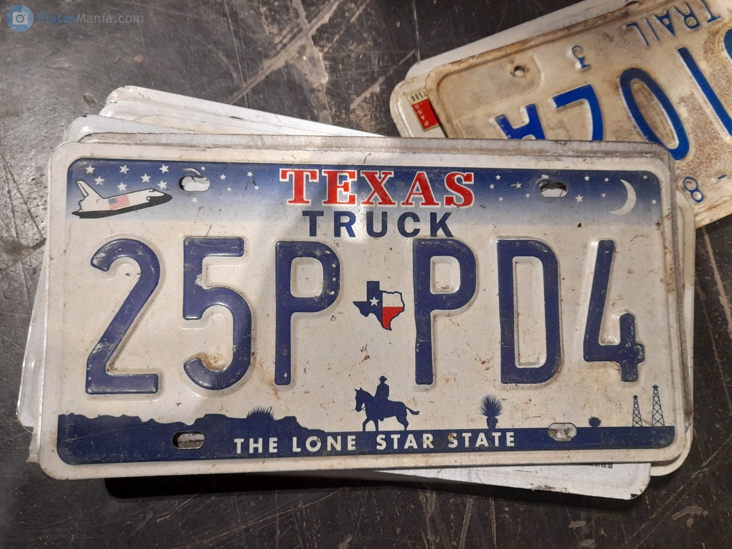 25P-PD4, License plate without vehicle 