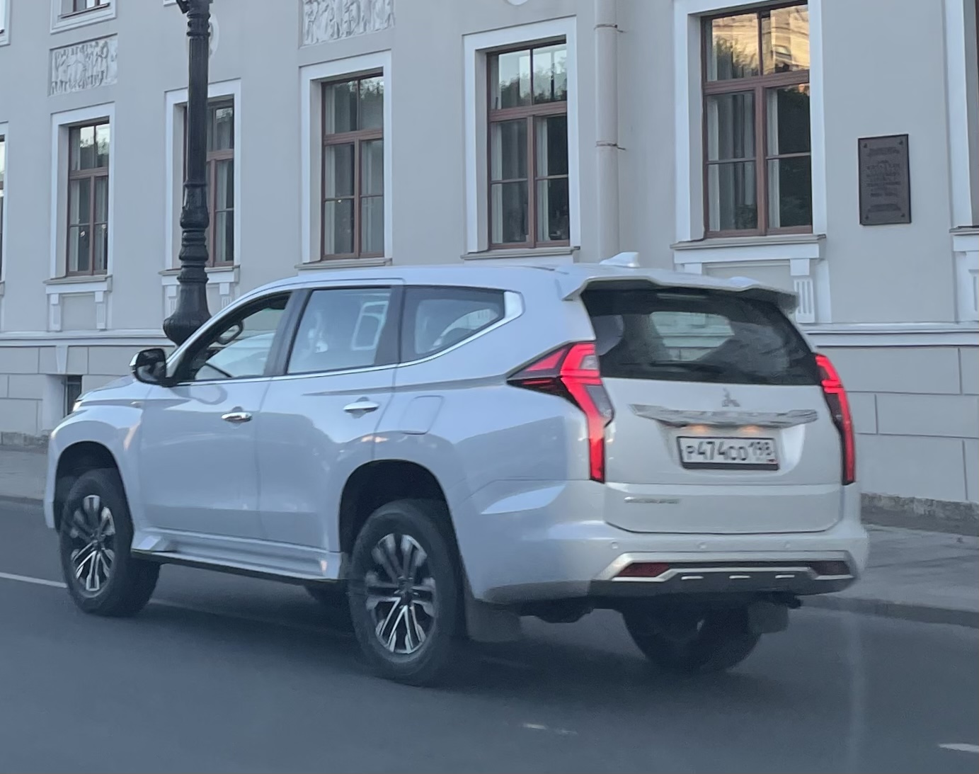 р 474 со 198, Mitsubishi Montero Sport 