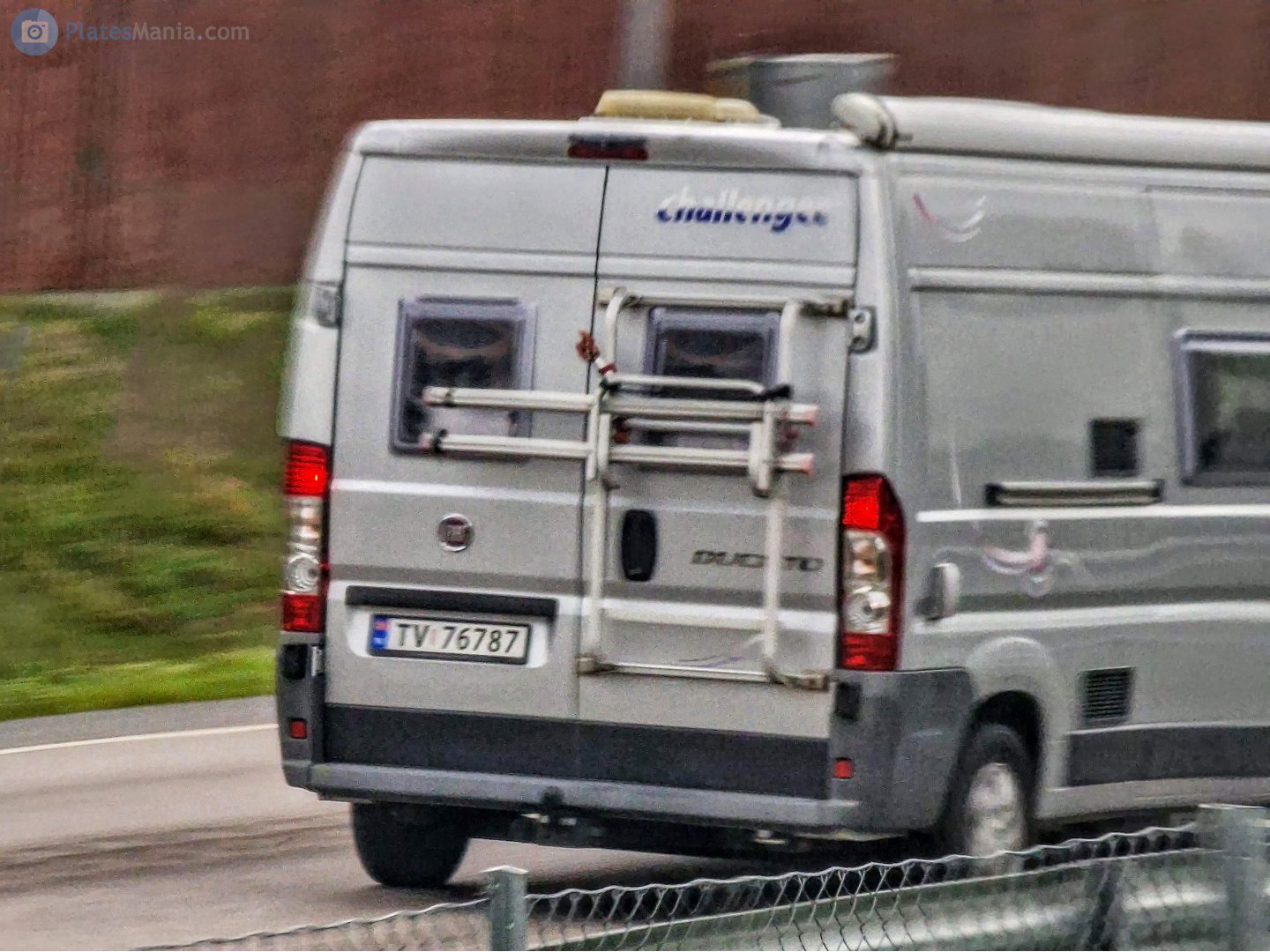 TV 76787, Challenger Vany 