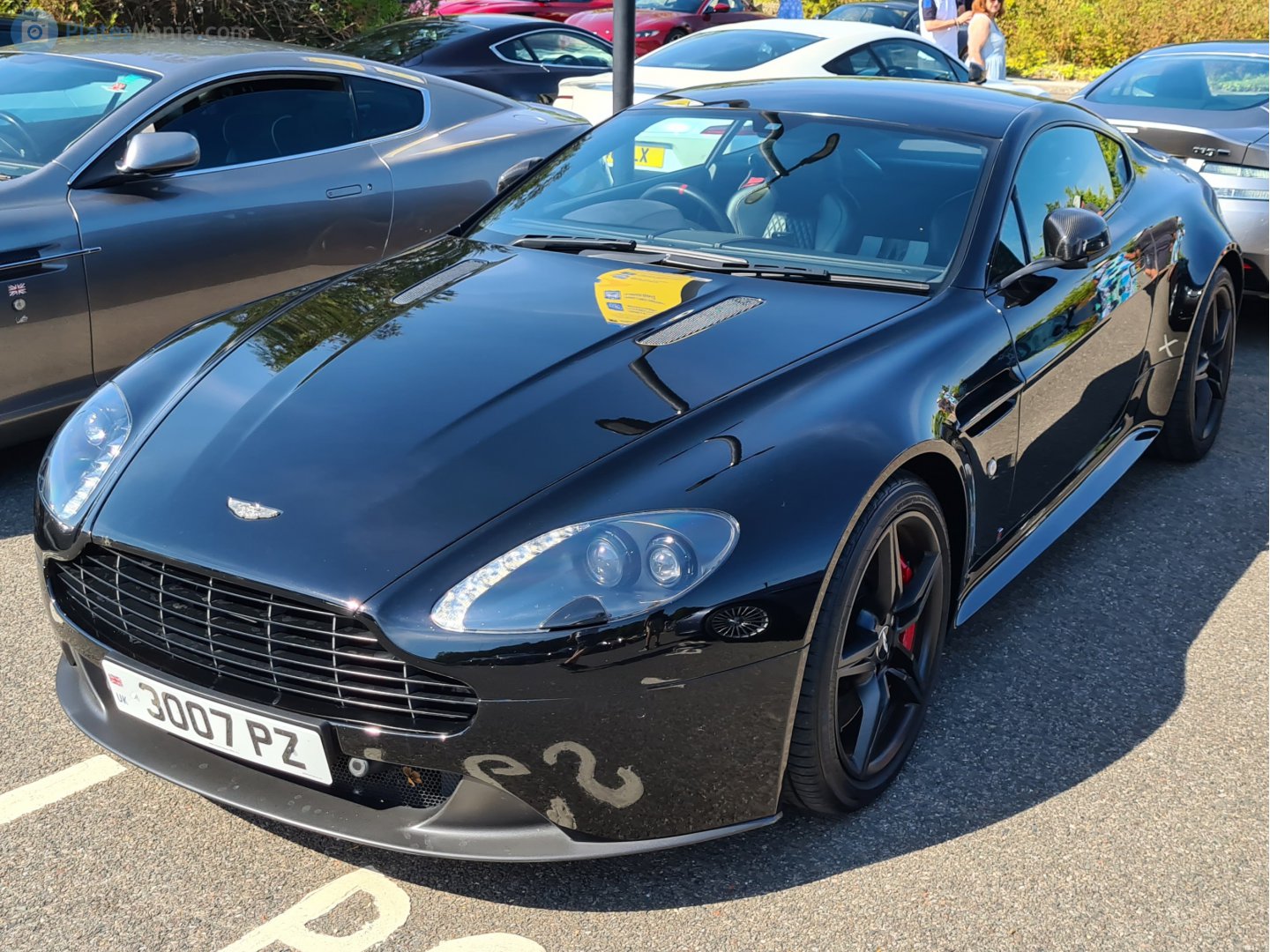 3007PZ, Aston Martin V8 Vantage 