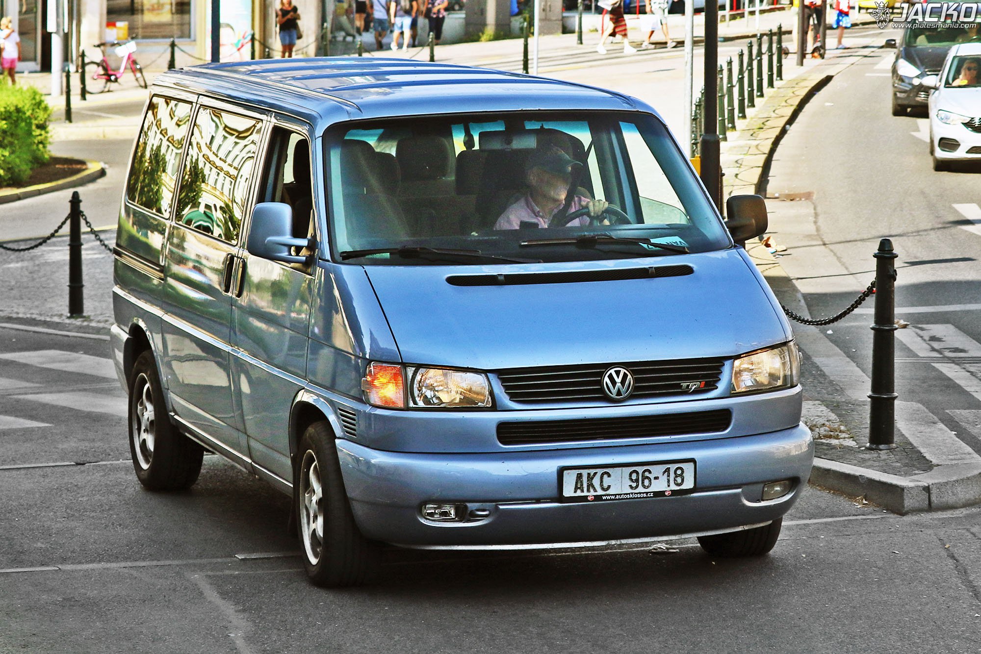 AKC 96-18, Volkswagen Caravelle T4, 1996–2003