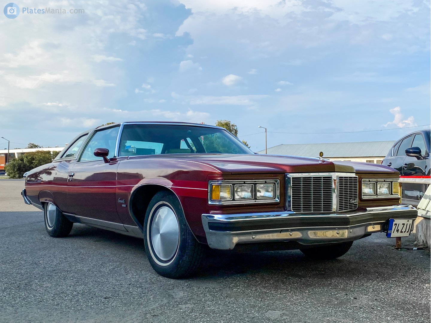 74 ZJJ, Pontiac Bonneville 5th gen 1975/1976 2-door Coupé (47; B-body), 4th facelift, 1974–1976