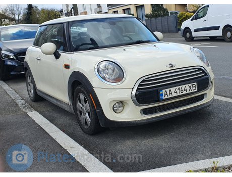 AA 4164 XB, MINI Hatch