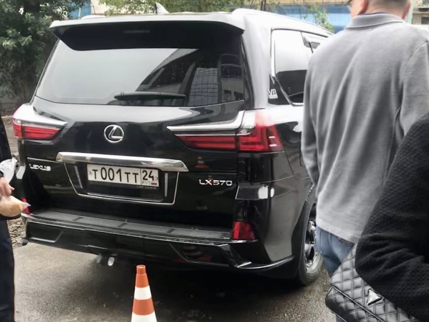 т 001 тт 24, Lexus LX 3rd gen (J200), 2nd facelift, 2015–2021