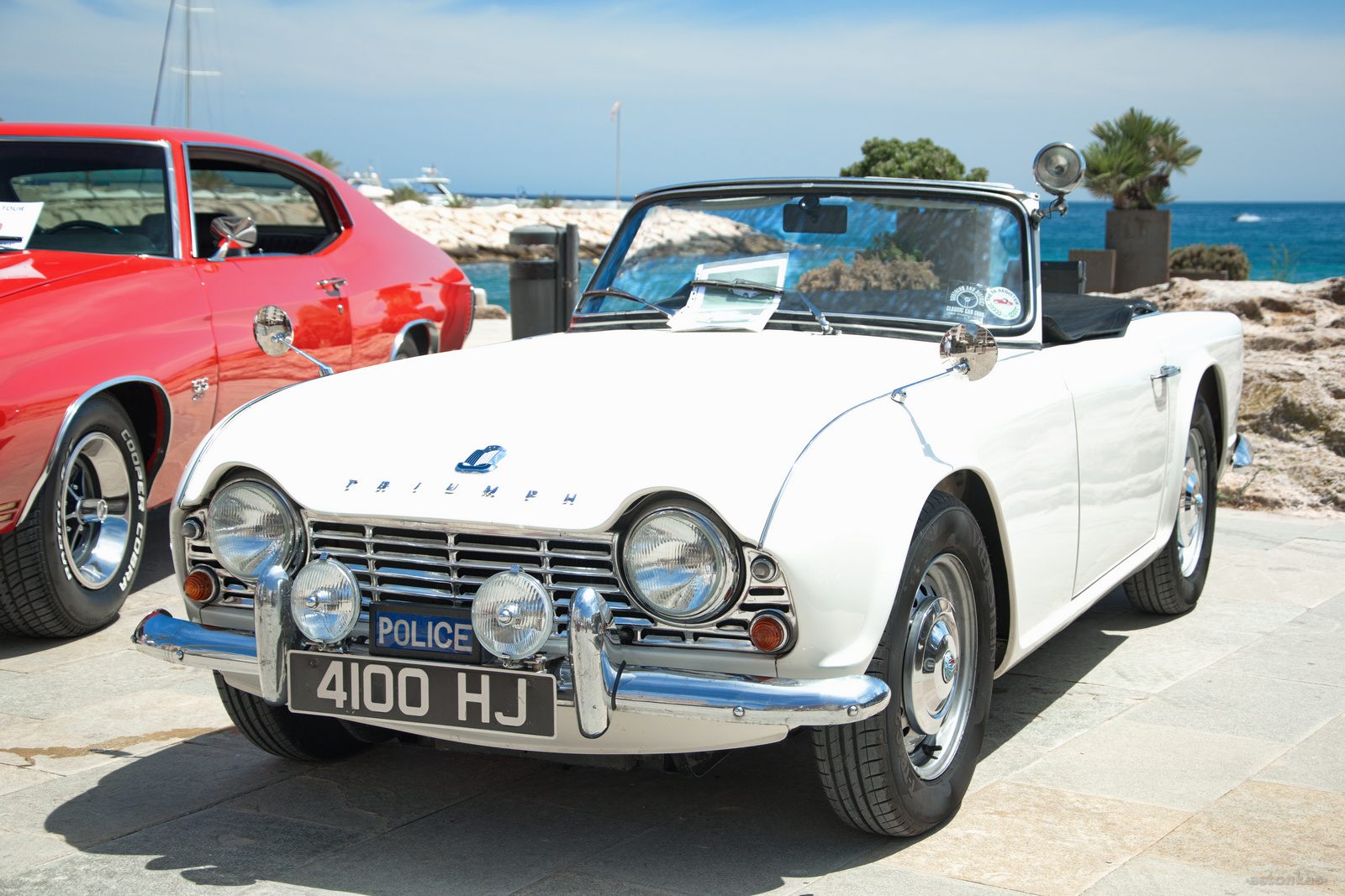 4100HJ, Triumph TR4 