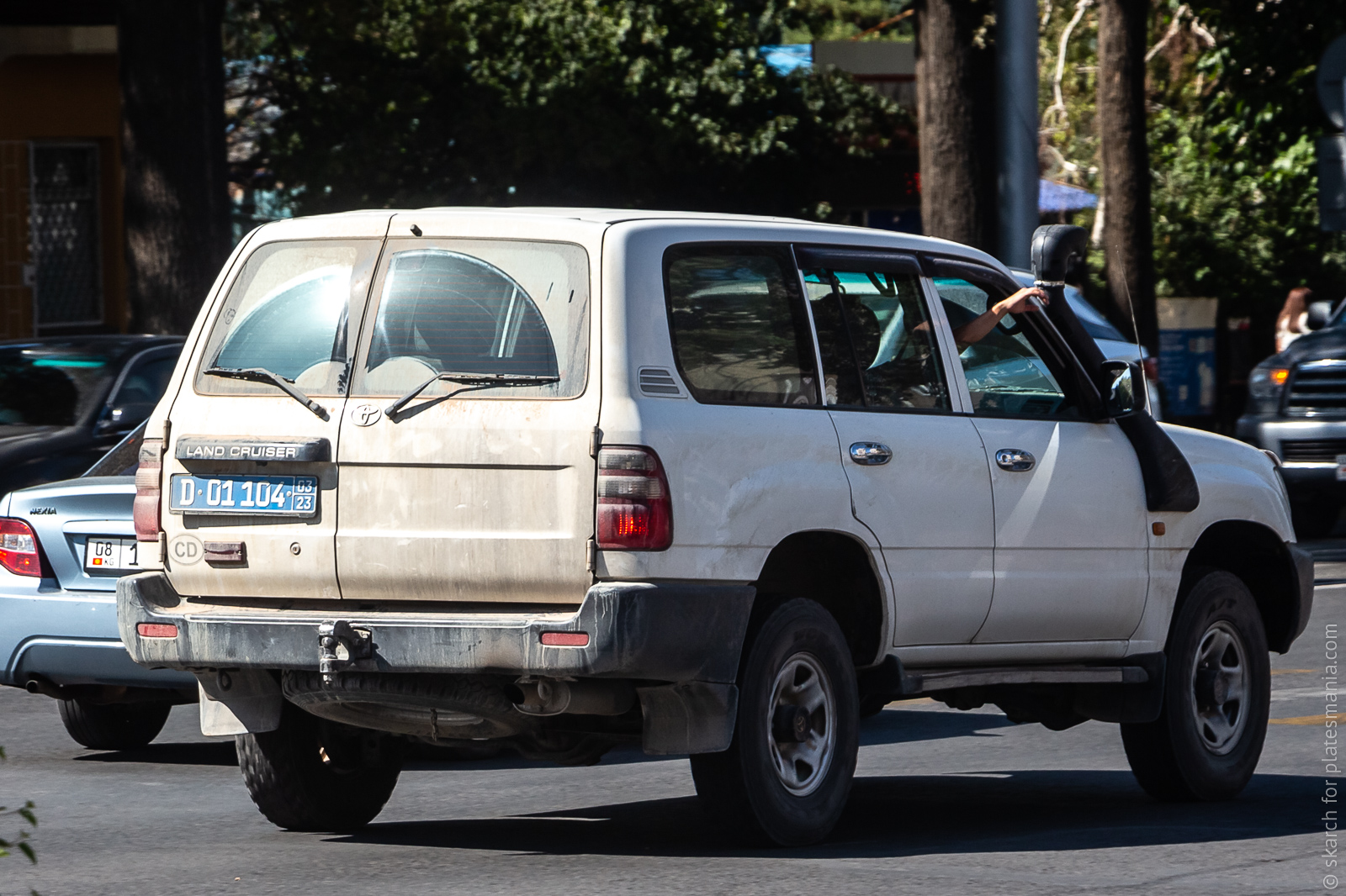 D 01 104, Toyota Land Cruiser 100 (J100), 1998–2007