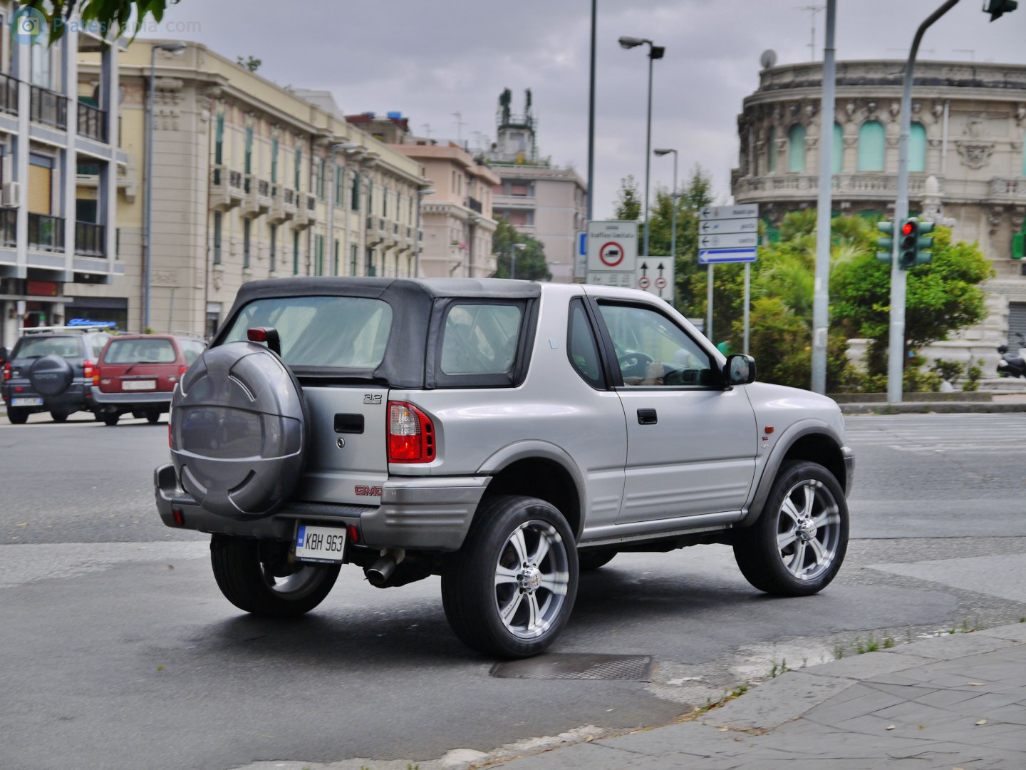 KBH 963, Isuzu Amigo 2nd gen Soft Top SUV (NA-market), 1997–2000