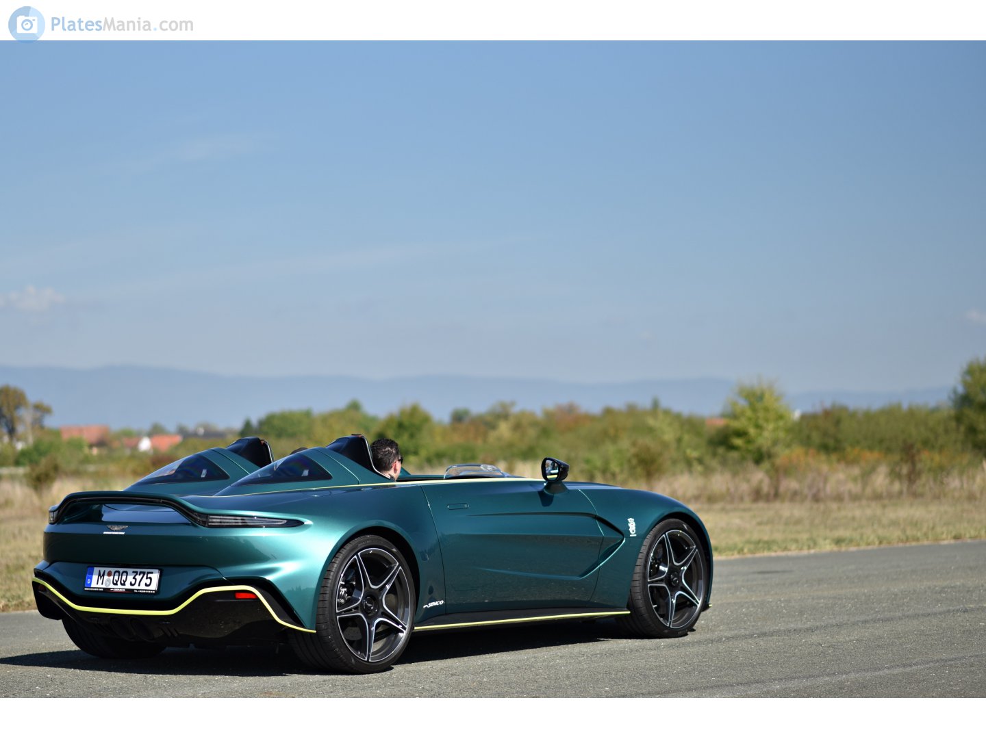 M QQ 375, Aston Martin V12 Speedster 