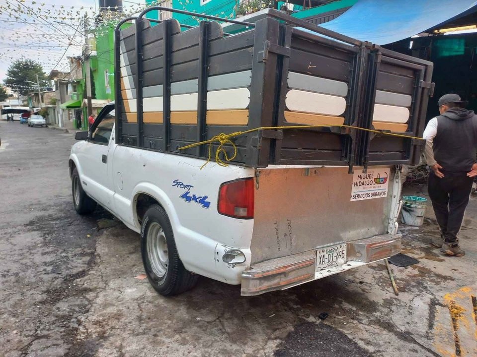 XA-01-695, Chevrolet S-10 2nd gen (GMT325; NA-market), 1993–1997