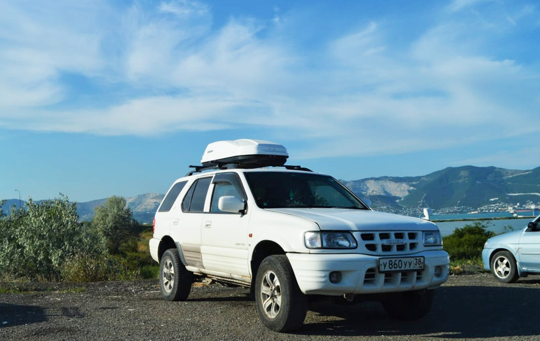 у 860 уу 38, Isuzu Wizard 