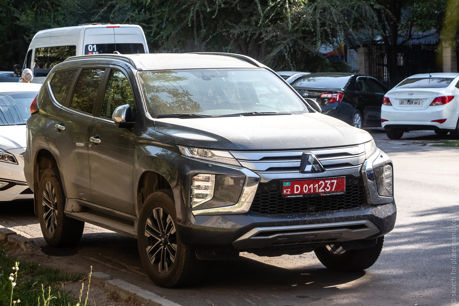 D 011237, Mitsubishi Pajero Sport 