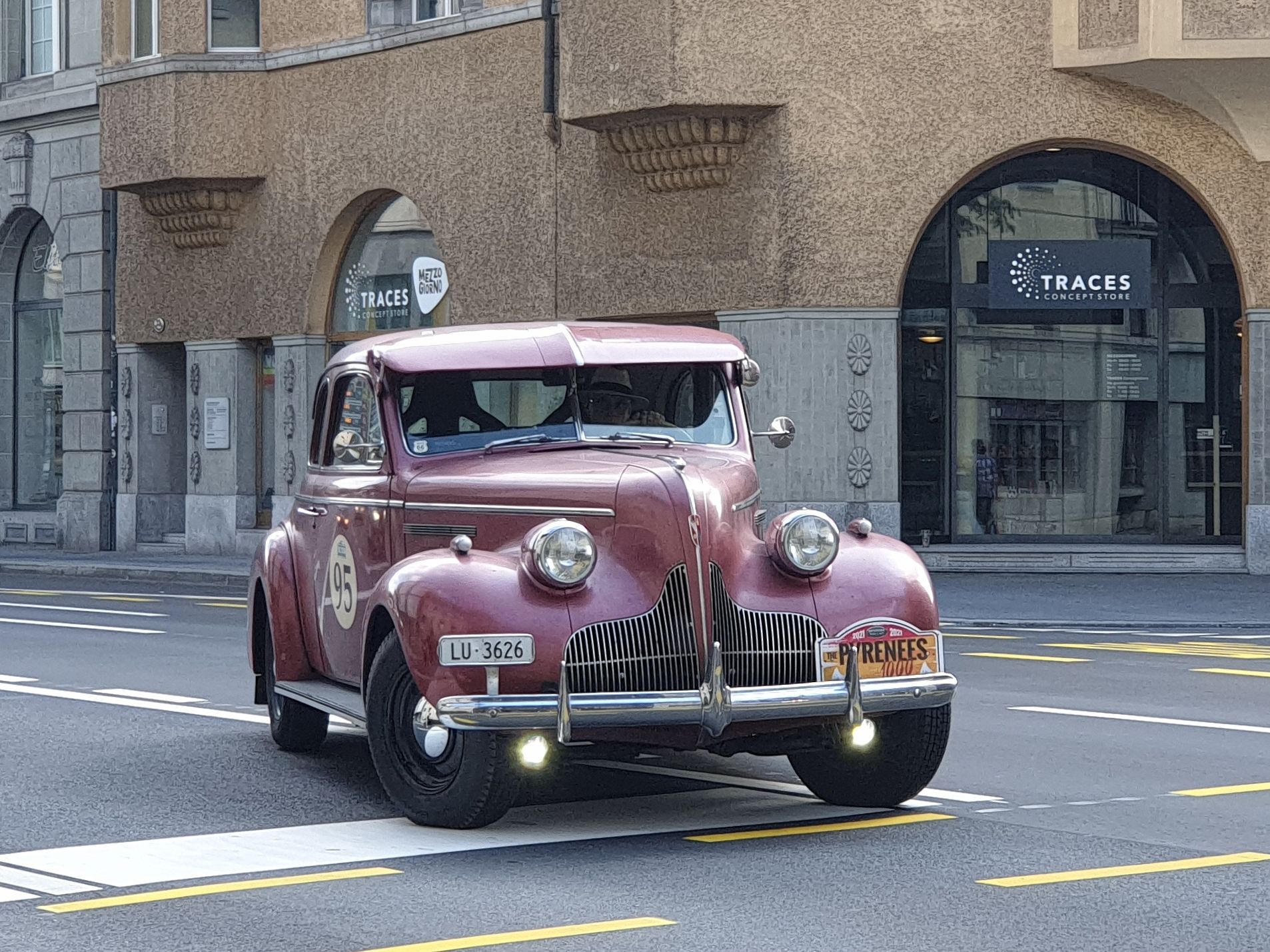 LU 3626, Buick Century 1st gen 2-door Sedan (68; B-body), 3rd facelift, 1938–1939