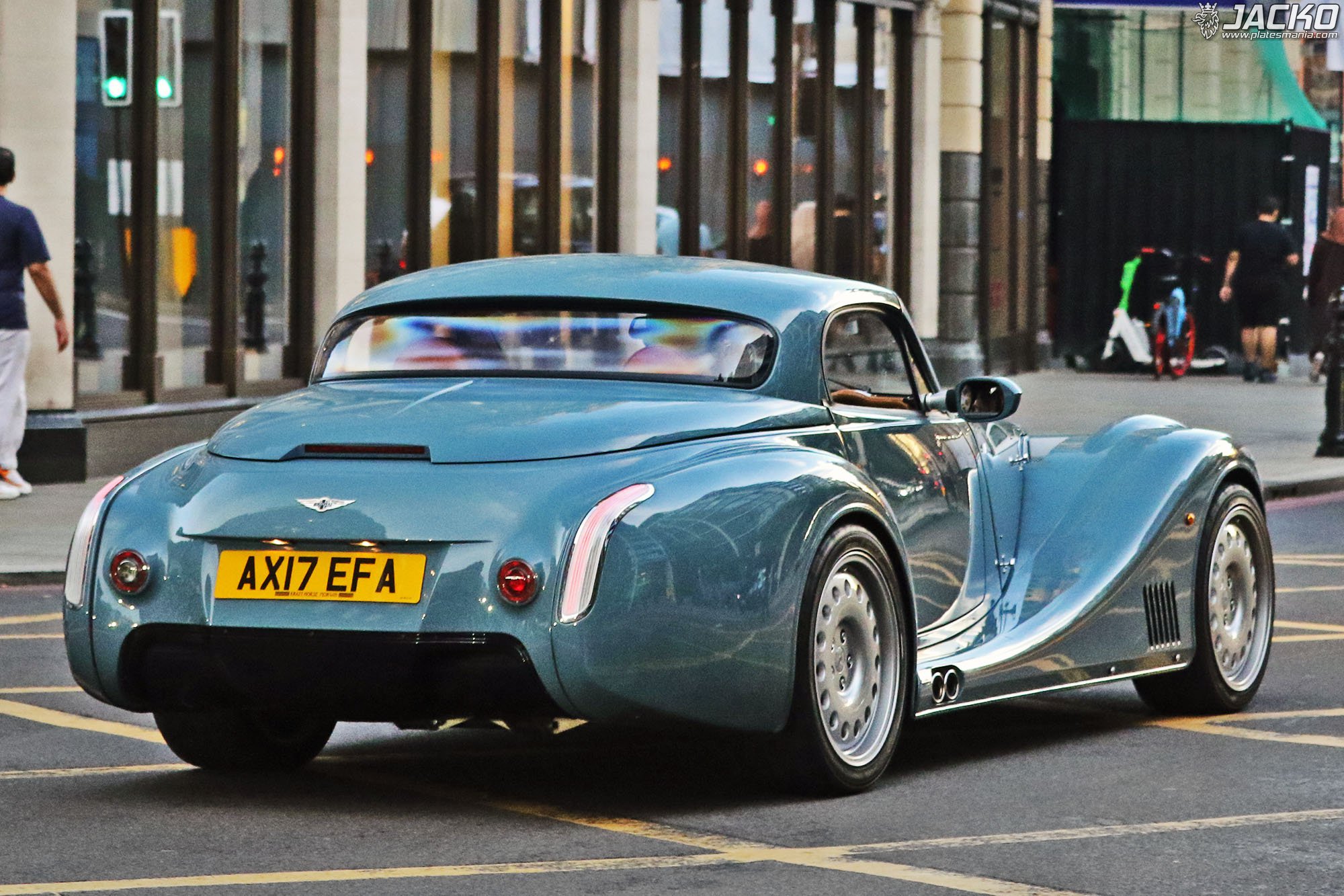 AX17EFA, Morgan Aero 8 