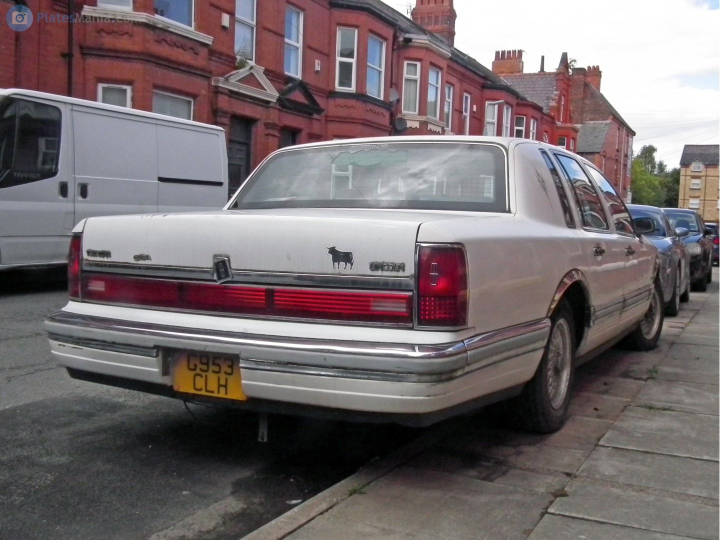 G953CLH, Lincoln Town Car 2nd gen (FN36/116), 1989–1997