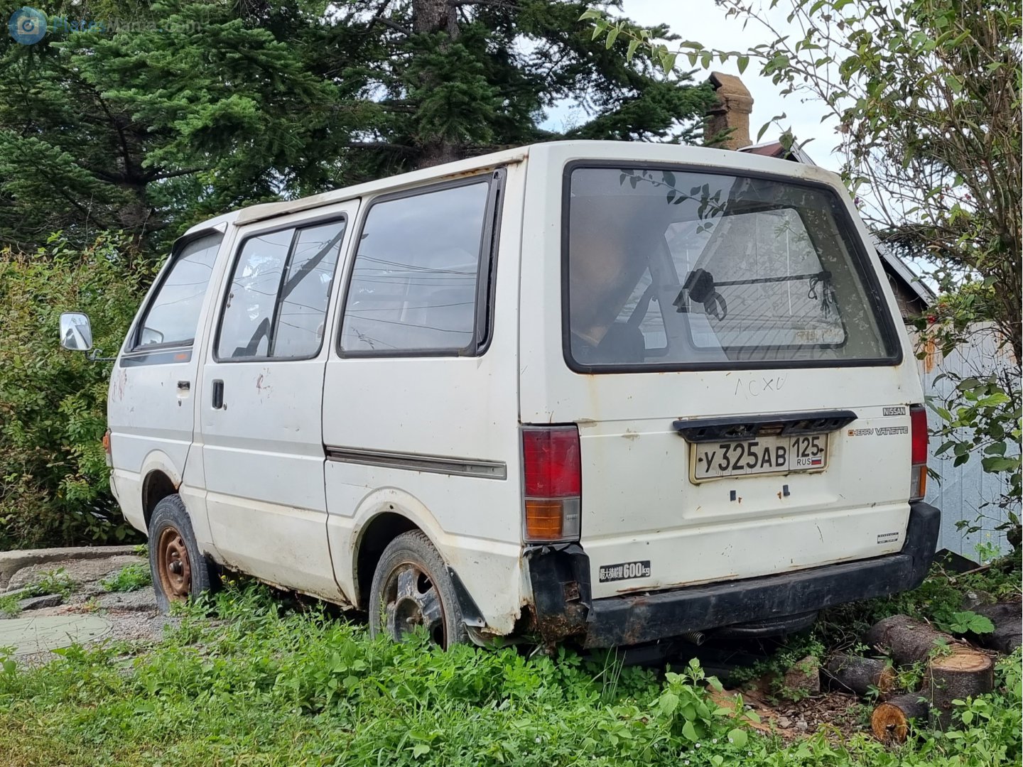 у 325 ав 125, Nissan Cherry Vanette 2nd gen (C22), 1985–1986