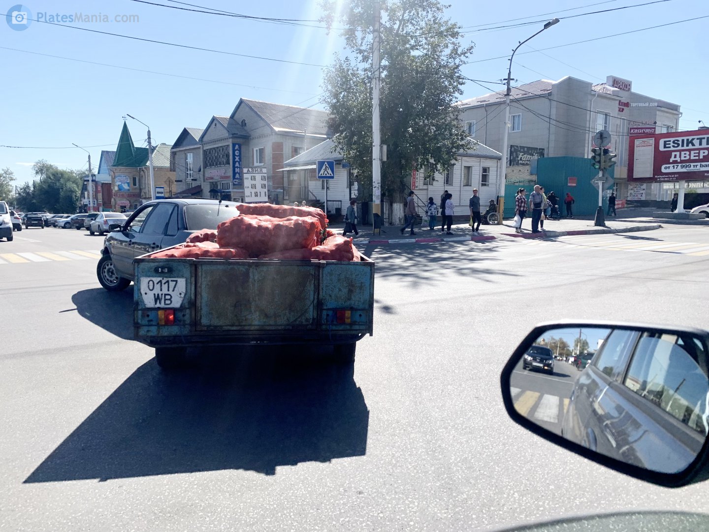 0117 WB, Trailers (1993) 